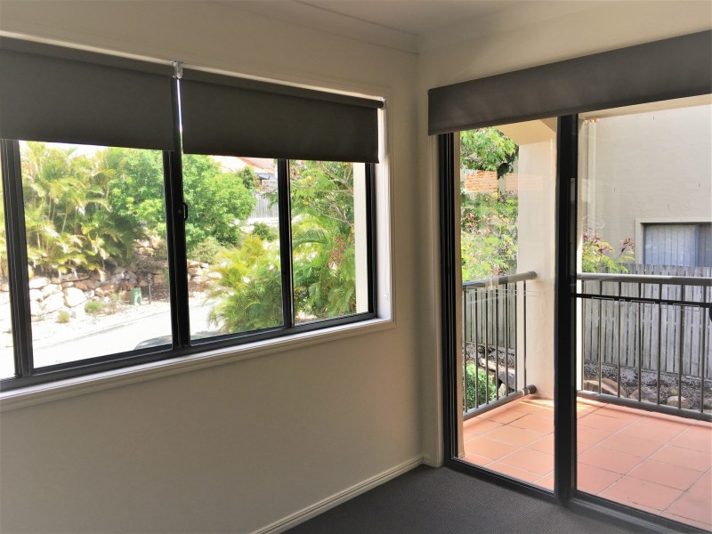 25/1-15 Santa Isobel Blvd, Pacific Pines QLD 4211