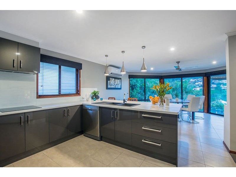 9 Blackheath Terrace, Pacific Pines QLD 4211