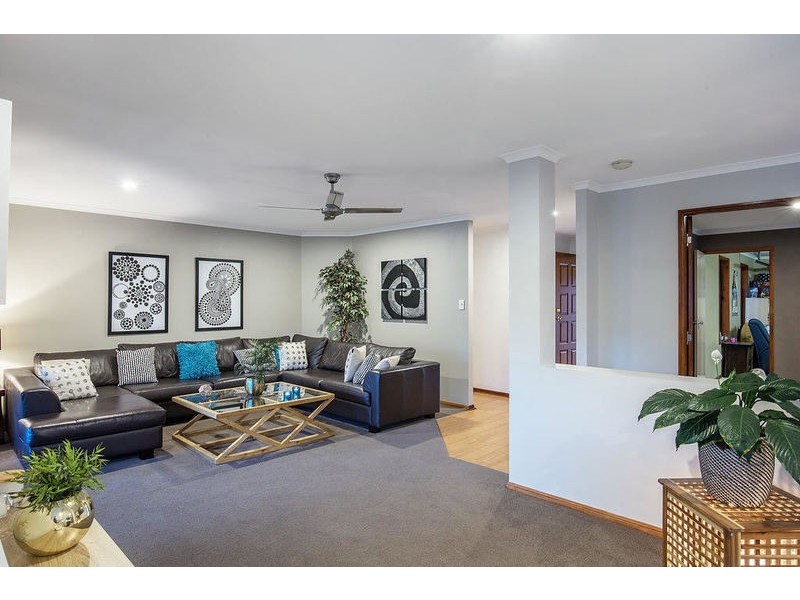 9 Blackheath Terrace, Pacific Pines QLD 4211