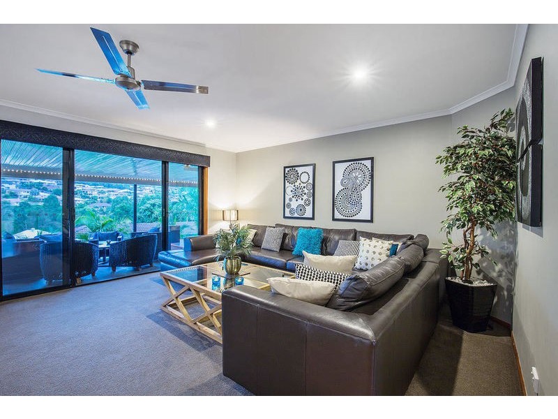 9 Blackheath Terrace, Pacific Pines QLD 4211