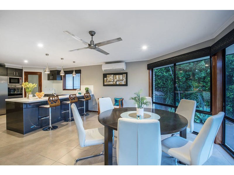 9 Blackheath Terrace, Pacific Pines QLD 4211