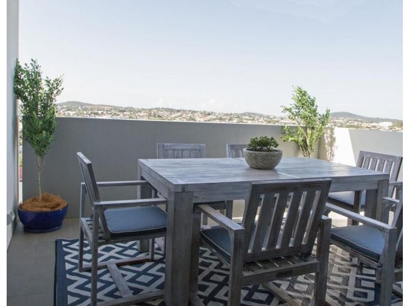 1/28 Wolseley Street, Woolloongabba QLD 4102