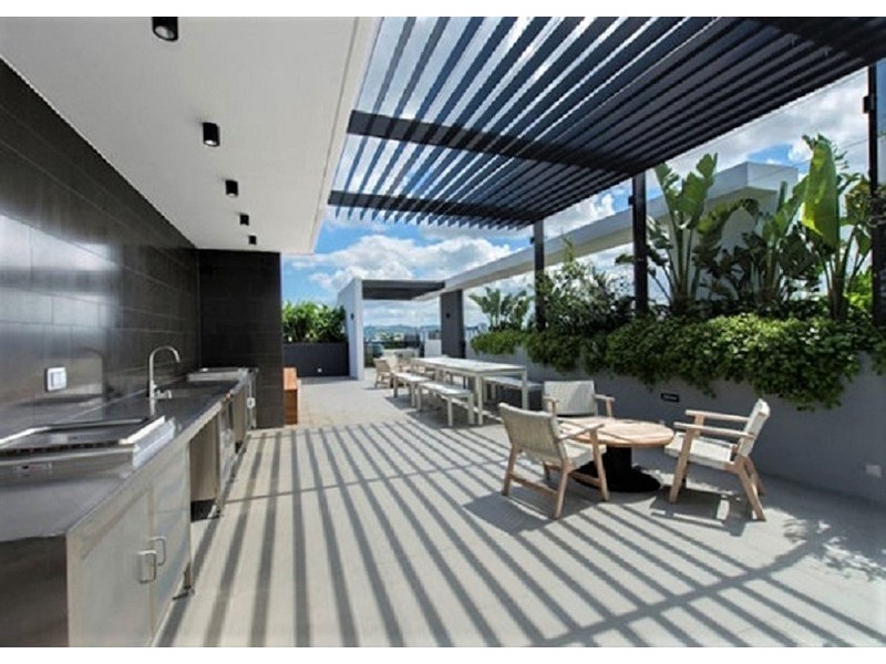 112/28 Wolseley Street, Woolloongabba QLD 4102