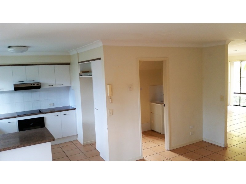 19 Harrow Pl., Arundel QLD 4214