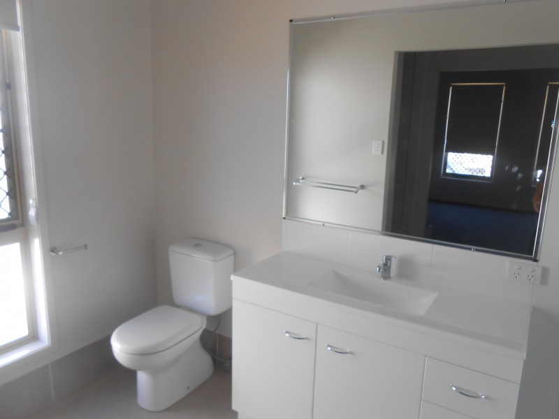 16 Berkshire Place, Heathwood QLD 4110