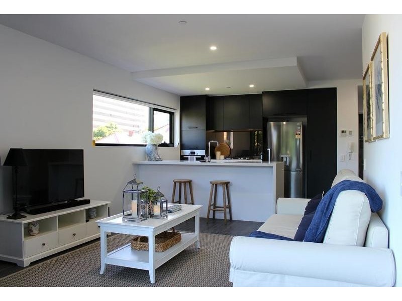 8/28 Wolseley Street, Woolloongabba QLD 4102