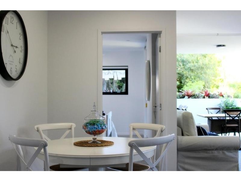 8/28 Wolseley Street, Woolloongabba QLD 4102