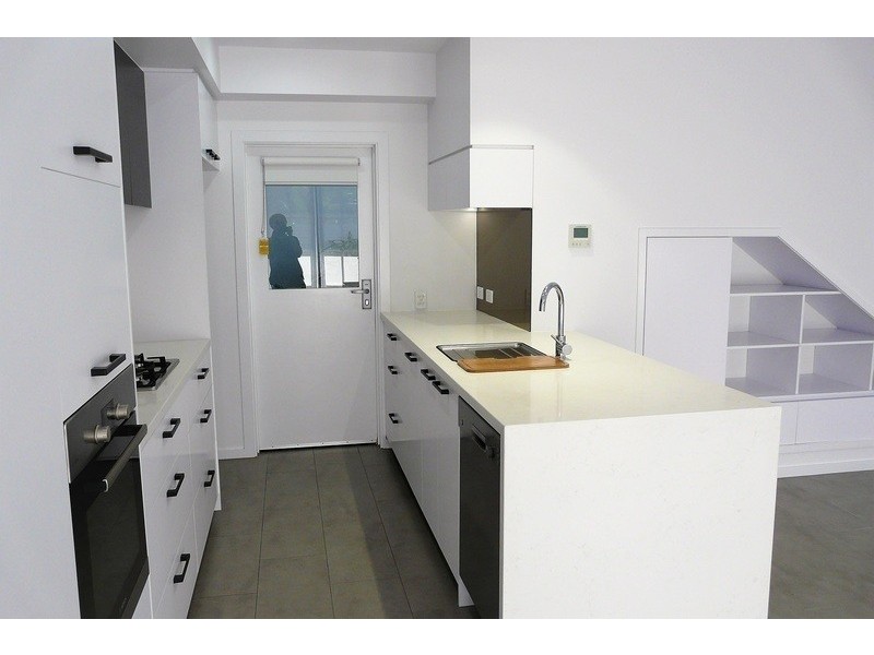 1/28 Wolseley Street, Woolloongabba QLD 4102