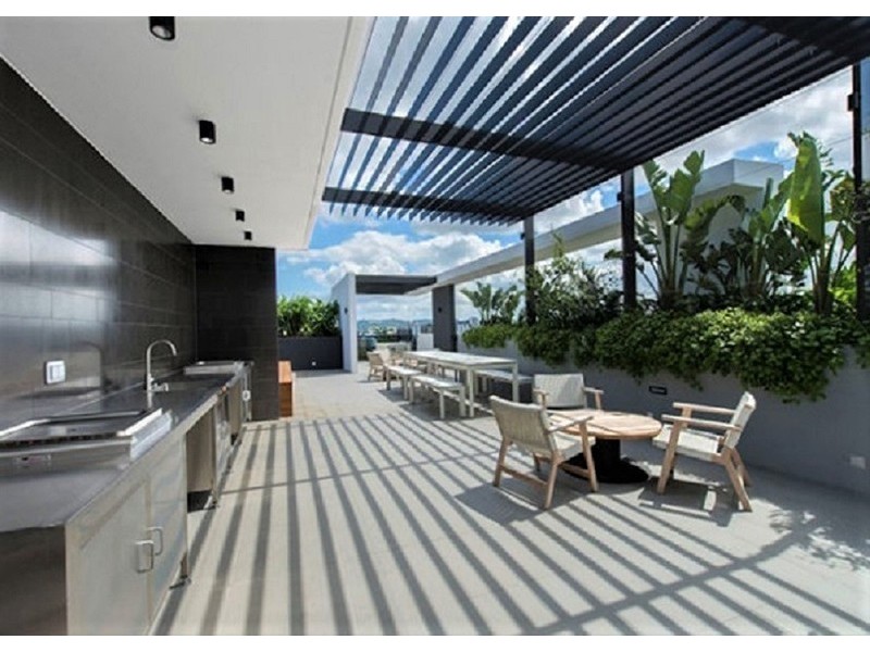 82/28 Wolseley Street, Woolloongabba QLD 4102