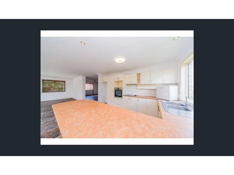 16 Pandora Crescent, Pacific Pines QLD 4211