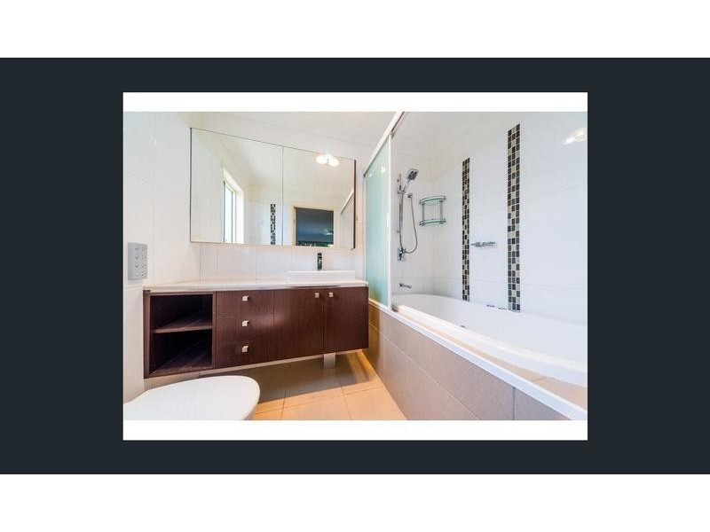 16 Pandora Crescent, Pacific Pines QLD 4211