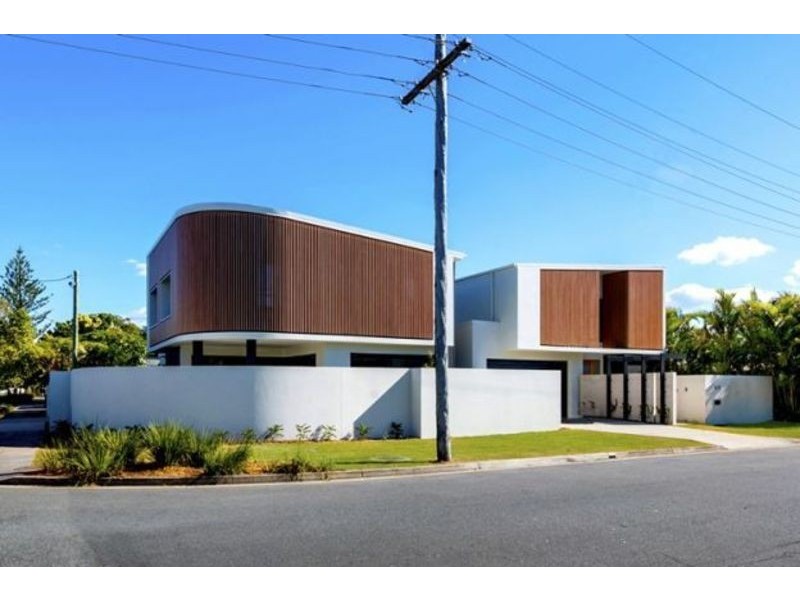 1/2 St Pauls Place, Isle Of Capri QLD 4217