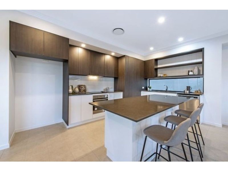 1/2 St Pauls Place, Isle Of Capri QLD 4217