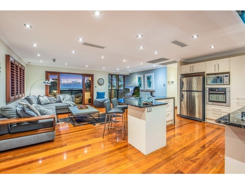 17 Colington Street, Mansfield QLD 4122