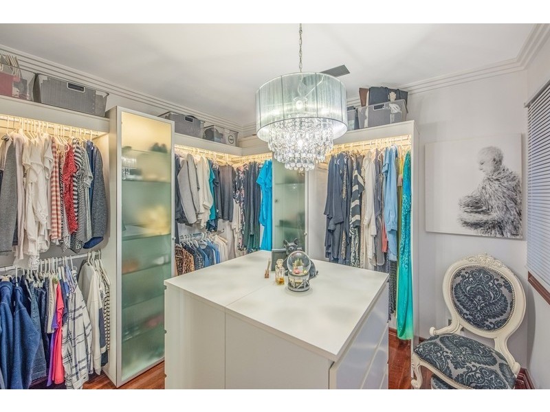 17 Colington Street, Mansfield QLD 4122