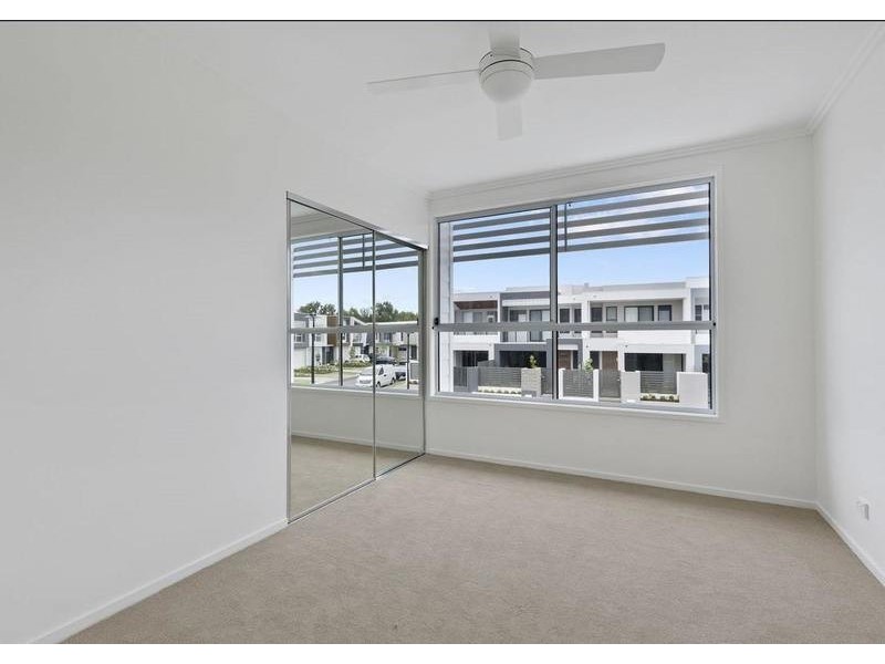 89 Evergreen View, Robina QLD 4226