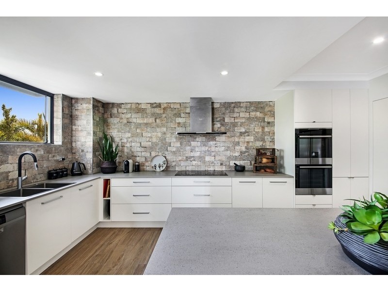 24/1 Acacia Crt, Robina QLD 4226