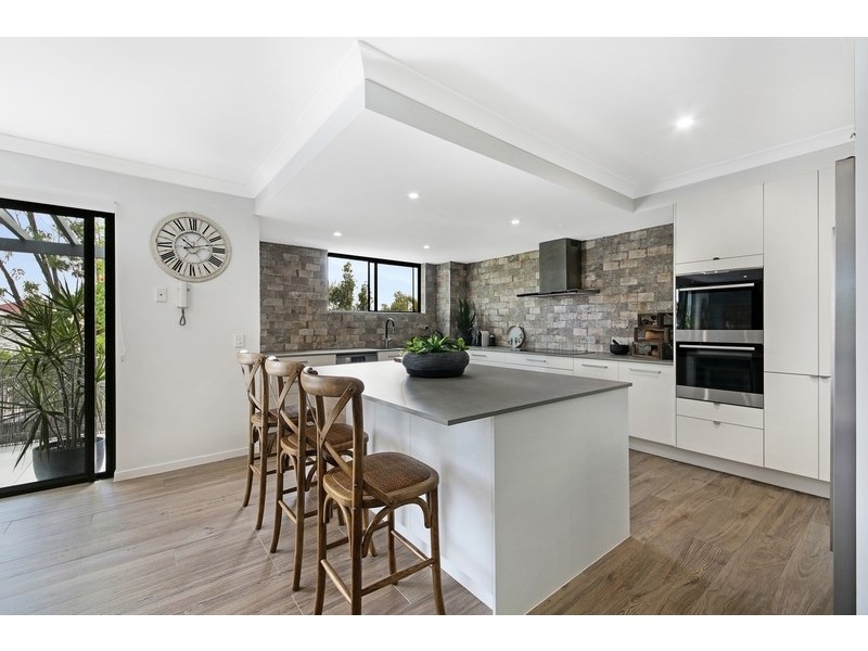 24/1 Acacia Crt, Robina QLD 4226