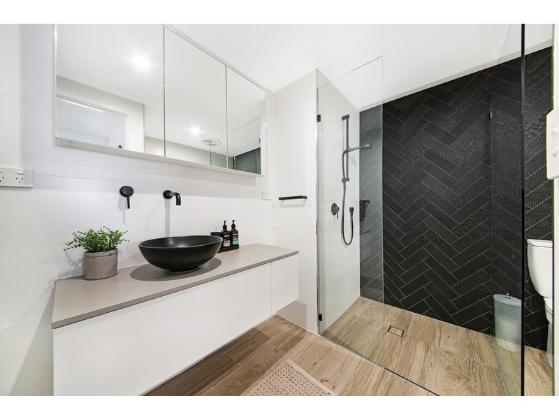 24/1 Acacia Crt, Robina QLD 4226