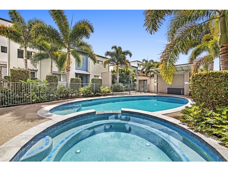 24/1 Acacia Crt, Robina QLD 4226
