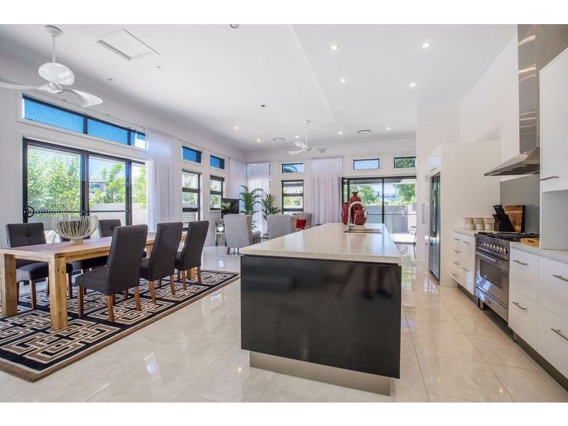 6150 Bolsena Circuit, Hope Island QLD 4212