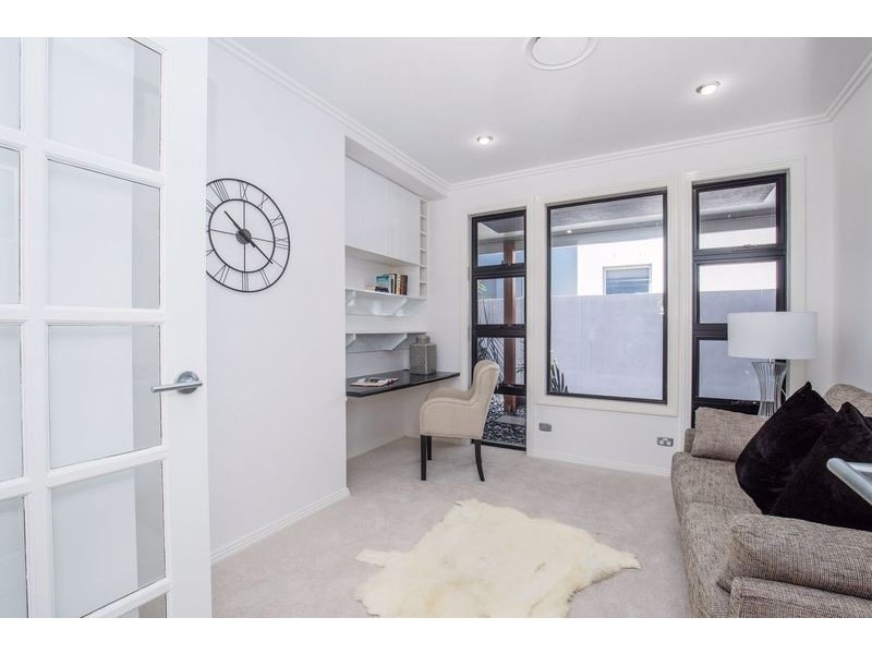 6150 Bolsena Circuit, Hope Island QLD 4212