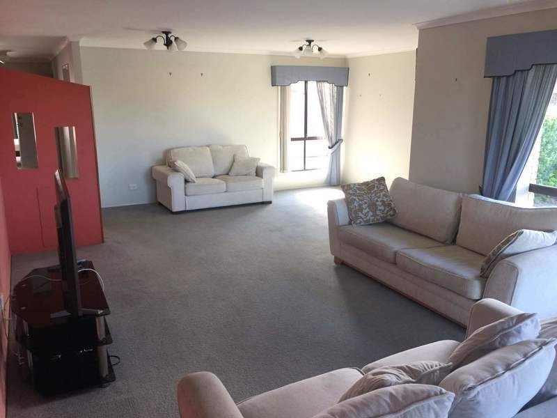 27 Southlake Dr, Varsity Lakes QLD 4227