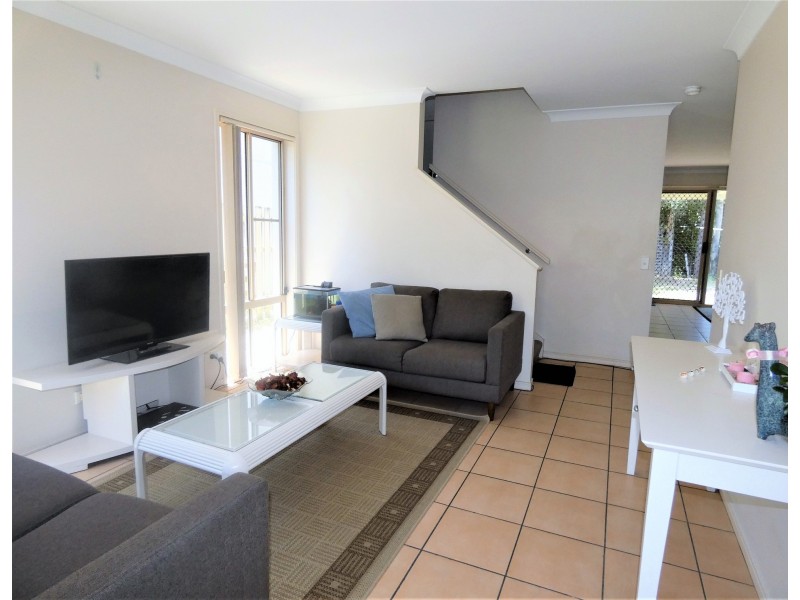 10/19 Harrow Pl., Arundel QLD 4214
