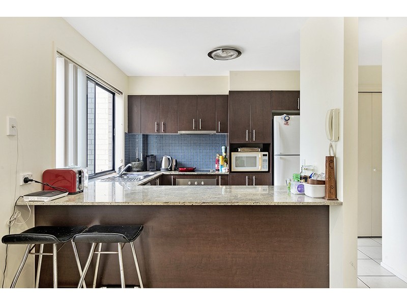 170 Whiting Street, Labrador QLD 4215