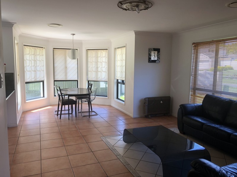 25 Regal Place, Eight Mile Plains QLD 4113