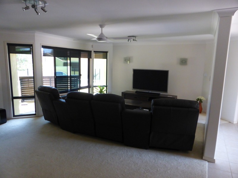38 Petworth Court, Arundel QLD 4214