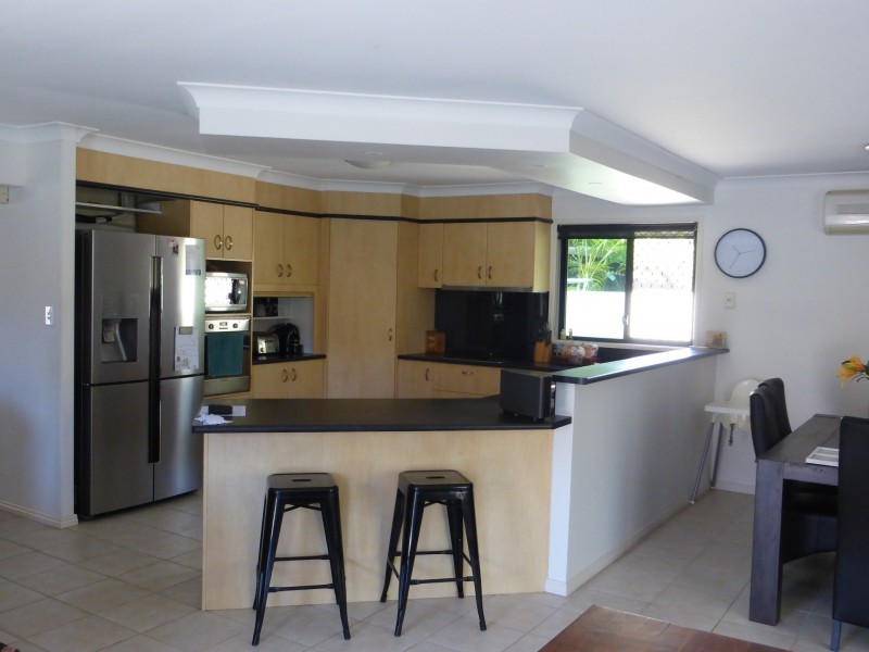 38 Petworth Court, Arundel QLD 4214