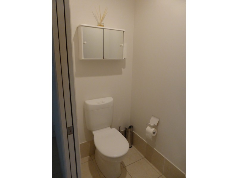 38 Petworth Court, Arundel QLD 4214