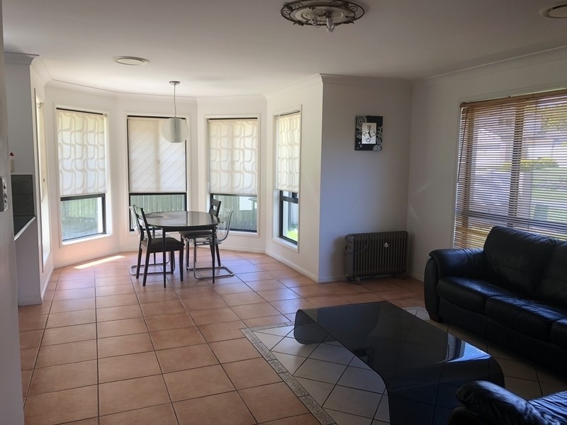 25 Regal Place, Eight Mile Plains QLD 4113