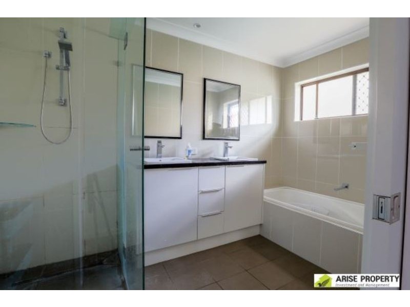 31 Baroona St, Rochedale South QLD 4123