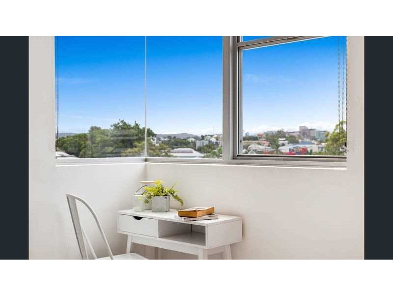 402/159 LOGAN ROAD, Woolloongabba QLD 4102