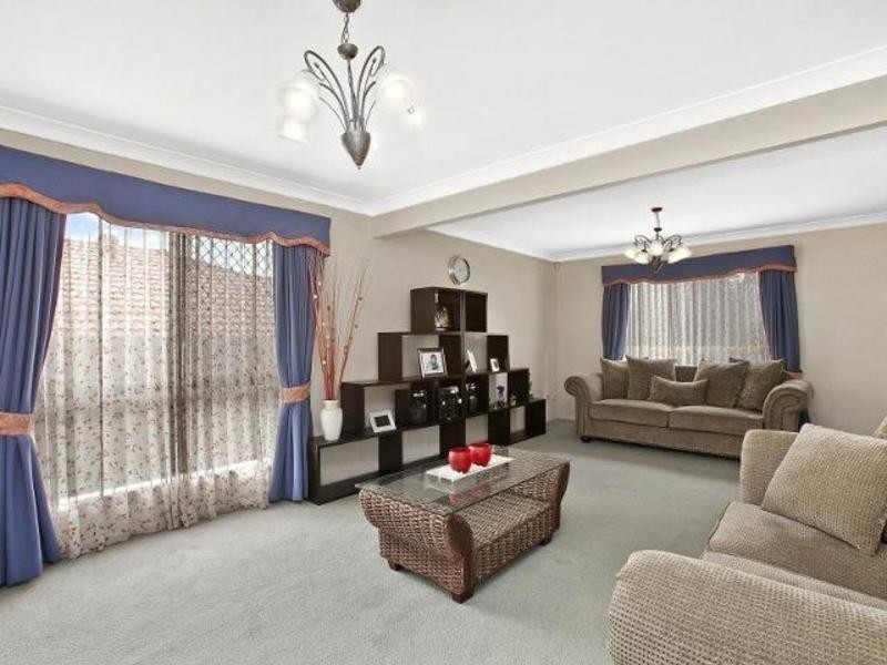 33 Silky Oak Crescent, Carindale QLD 4152