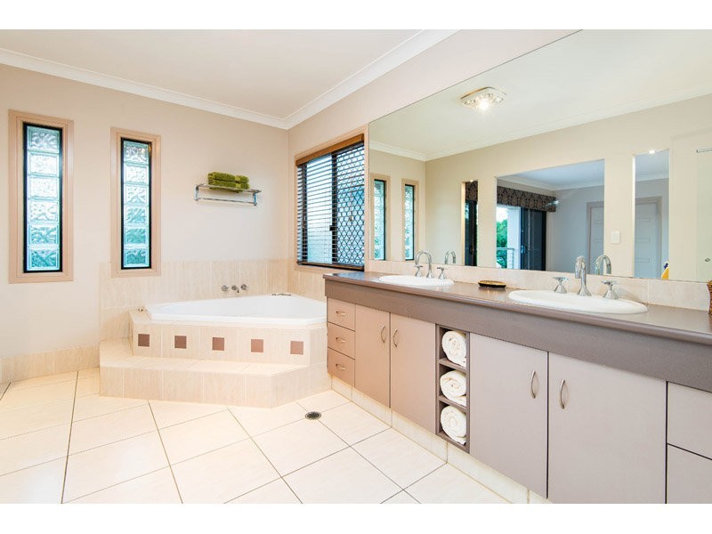 38 Craig Street, Wishart QLD 4122