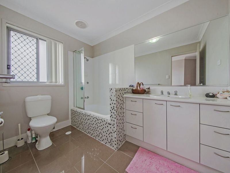 Hillcrest QLD 4118