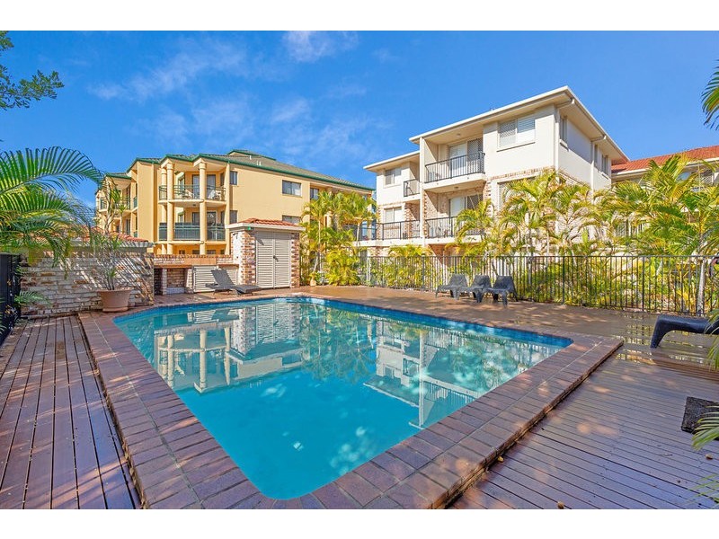 14 Spendelove Ave, Southport QLD 4215