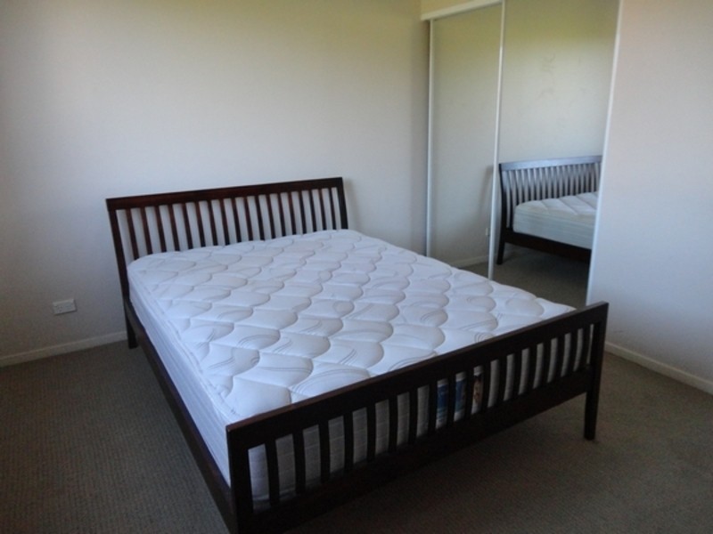 14 Spendelove Ave, Southport QLD 4215