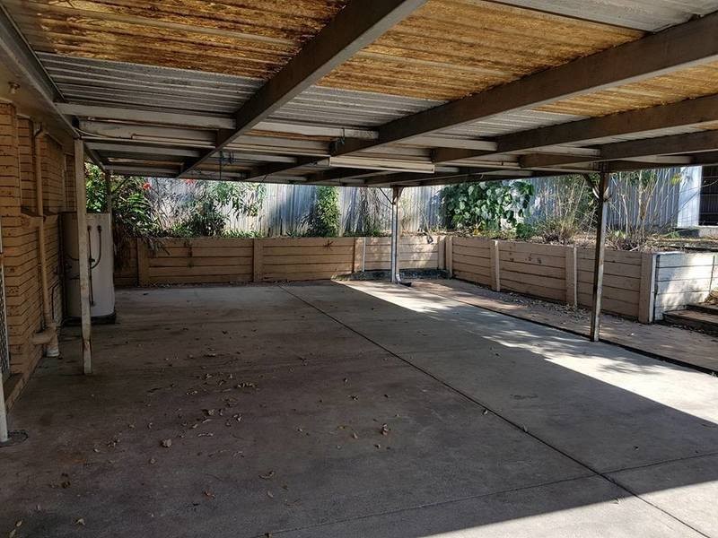 16 Green Road, Regents Park QLD 4118