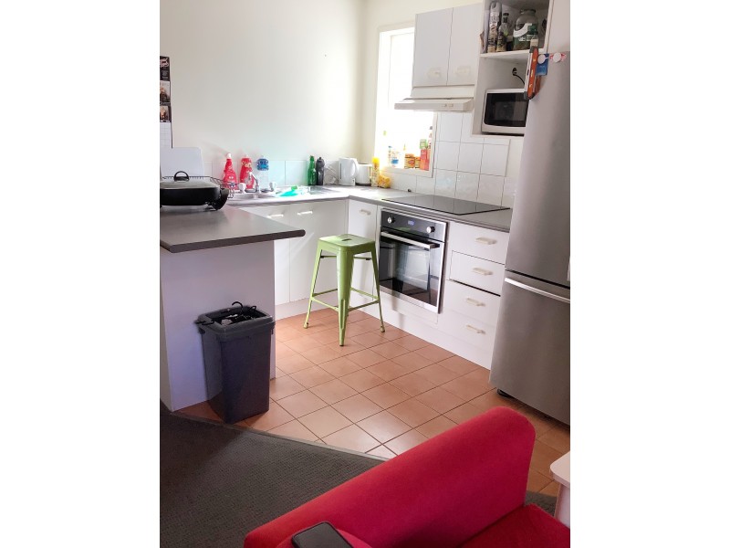 16 Lloyd Street, Southport QLD 4215