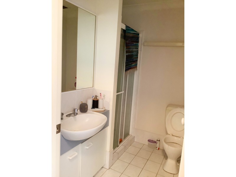 16 Lloyd Street, Southport QLD 4215