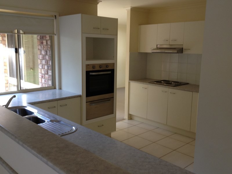 8 Michelangelo Crescent, Mackenzie QLD 4156