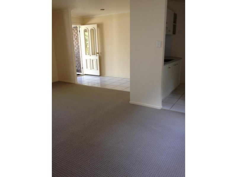 8 Michelangelo Crescent, Mackenzie QLD 4156