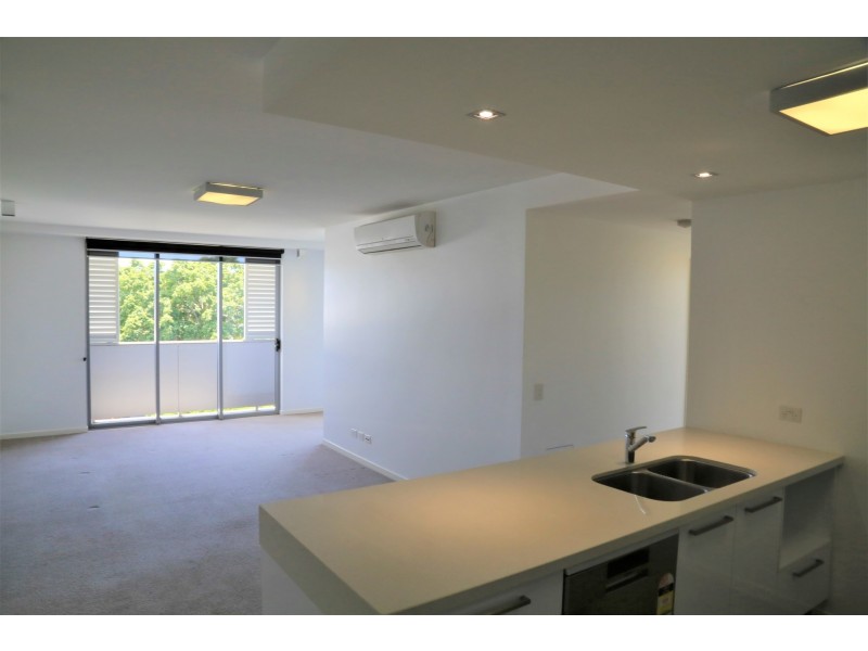 202/159 Logan road, Woolloongabba QLD 4102