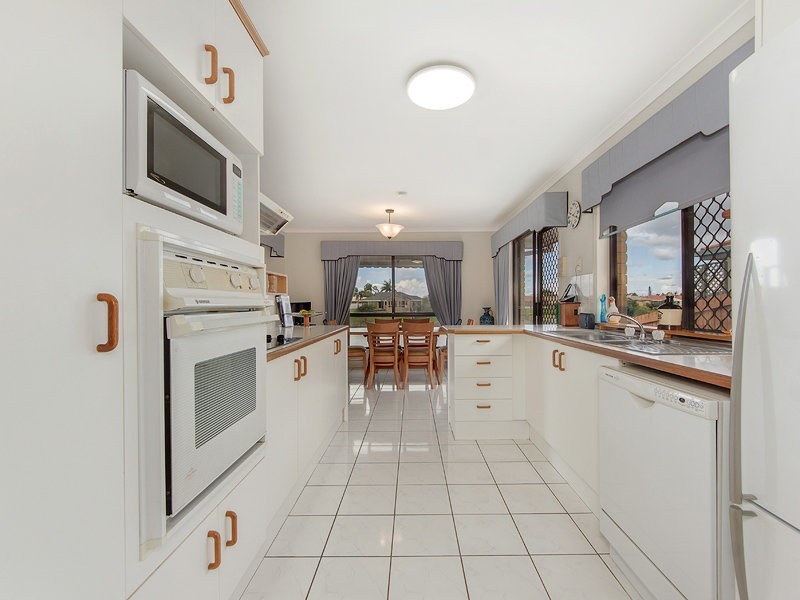 27 South Lake Drive, Varsity Lakes QLD 4227