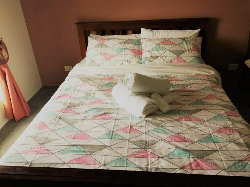 27 South Lake Drive, Varsity Lakes QLD 4227