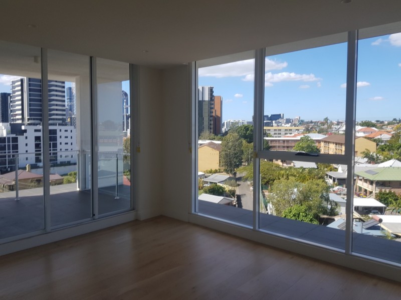 818/8 Bank Street, West End QLD 4101